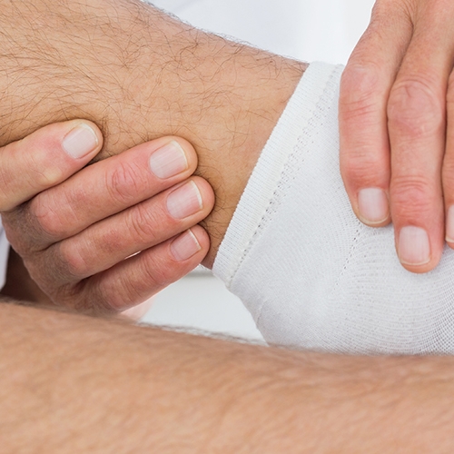 Physical-therapy-clinic-ankle-pain-relief-main-street-partners